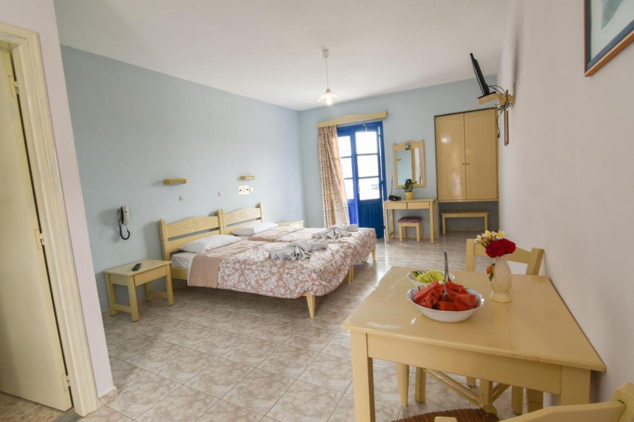 Vardes Hotel Studios Амоопи Екстериор снимка